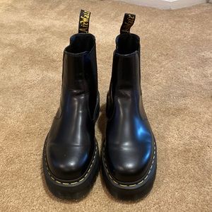 DOC MARTENS 2976 POLISHED SMOOTH PLATFORM CHELSEA BOOTS (Black)